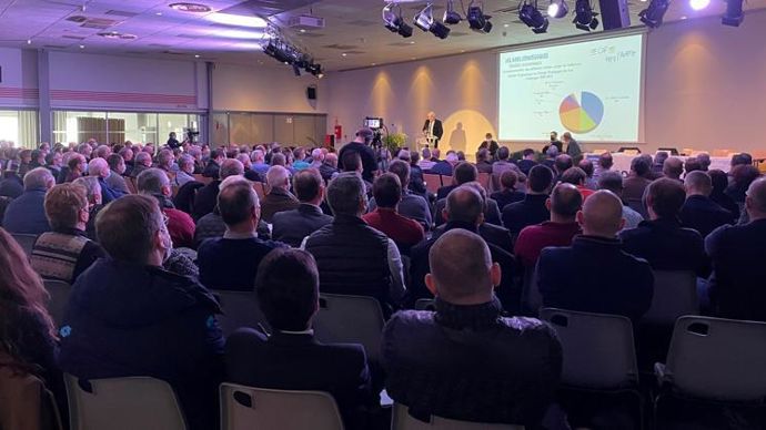 Selon l’enquête ADquation mandatée par LCA, les agriculteurs adhérents qui participent aux assemblées générales se montrent davantage satisfaits dans leurs réponses. Ici, l’AG de Bourgogne du Sud, le 3 décembre dernier.